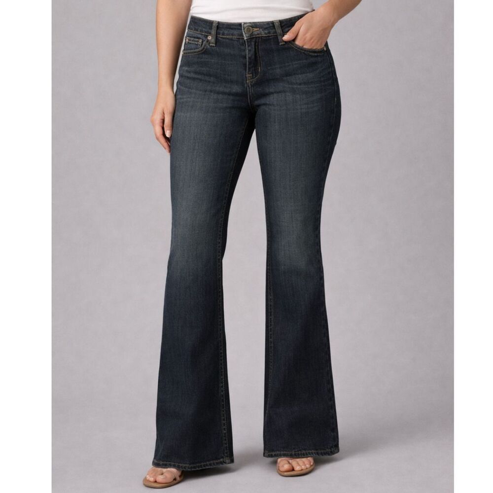 Levi’s Signature Juniors 11, 34" waist Bootcut Jeans Y2K Low Rise 31.5” Inseam